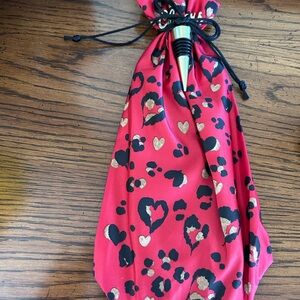 Chicos wine bag and bottle stopper